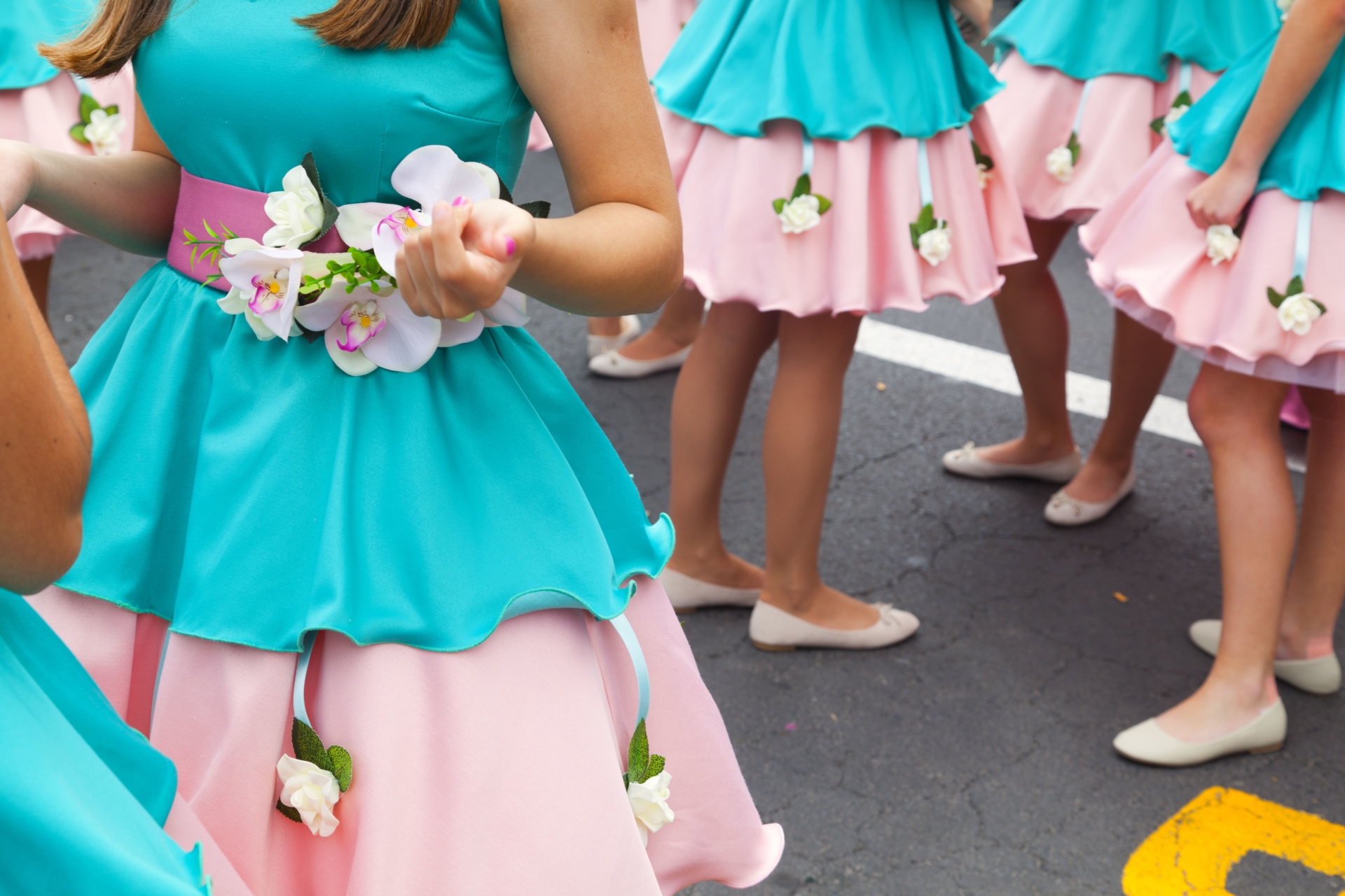 Parade des enfants à la fête des fleurs de Madère